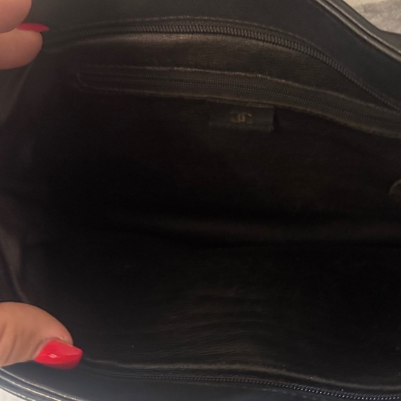 Fashionable Black Leather Chain Shoulder Bag - Picture 3 of 10